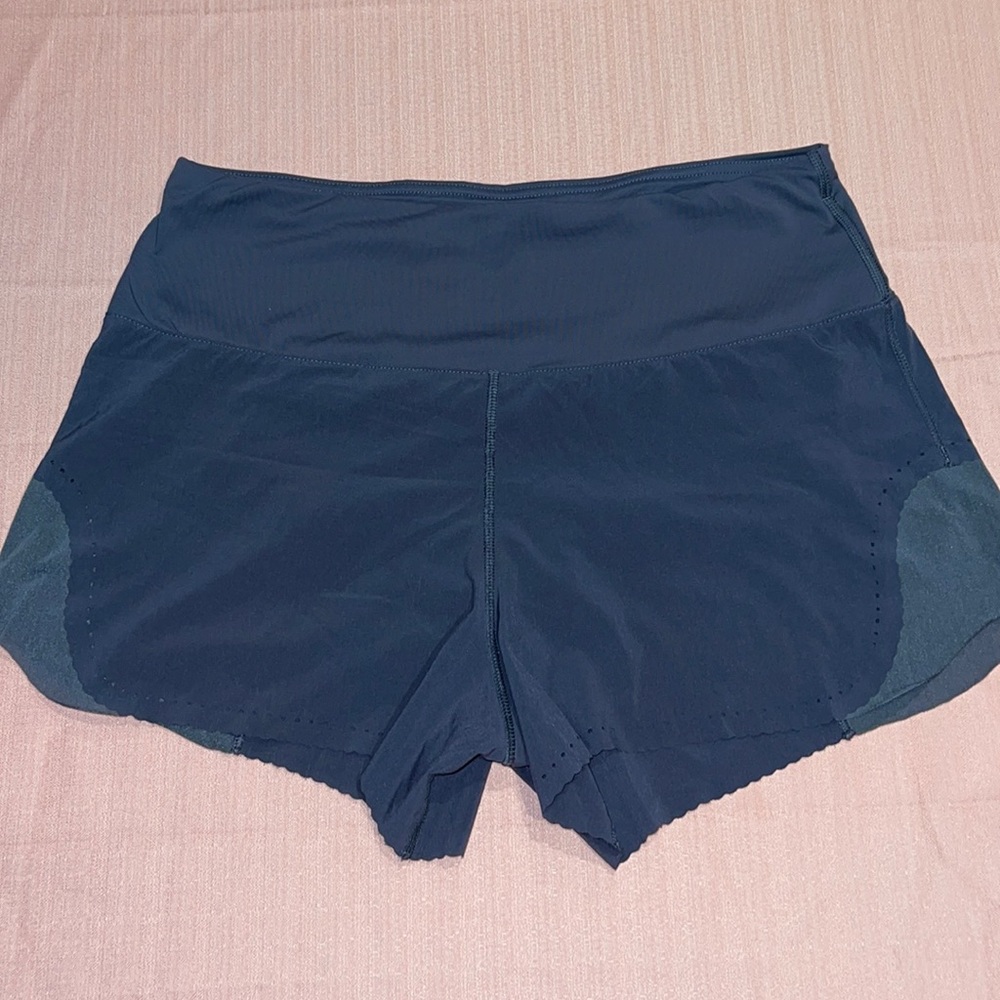 Lululemon scallop shorts